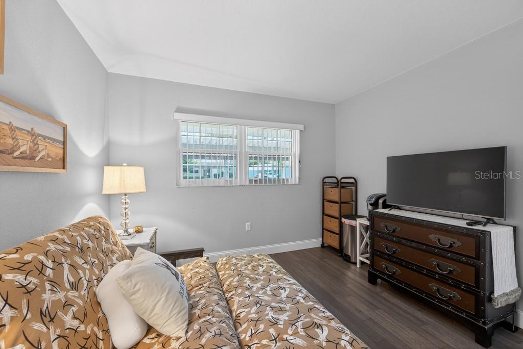 Image 24 of 44 For 2465 Northside Drive 305