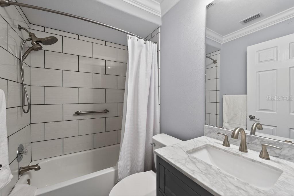 Image 25 of 44 For 2465 Northside Drive 305