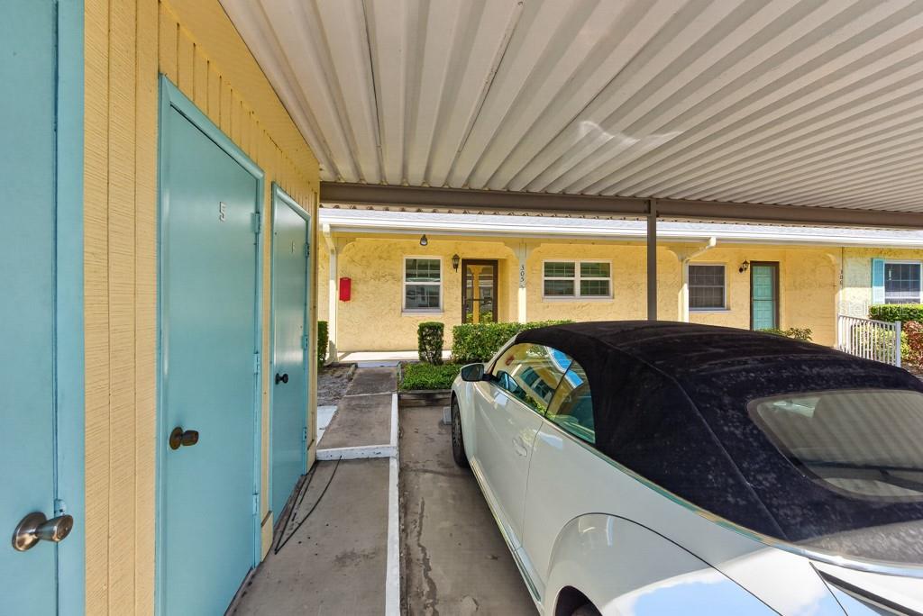 Image 32 of 44 For 2465 Northside Drive 305