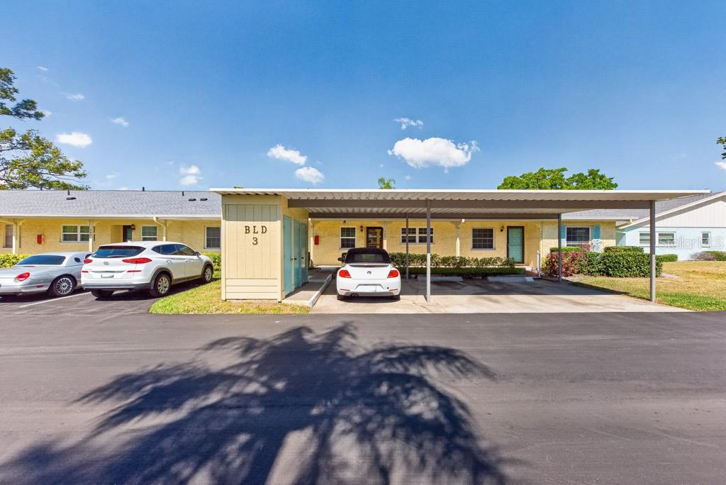 Image 35 of 44 For 2465 Northside Drive 305