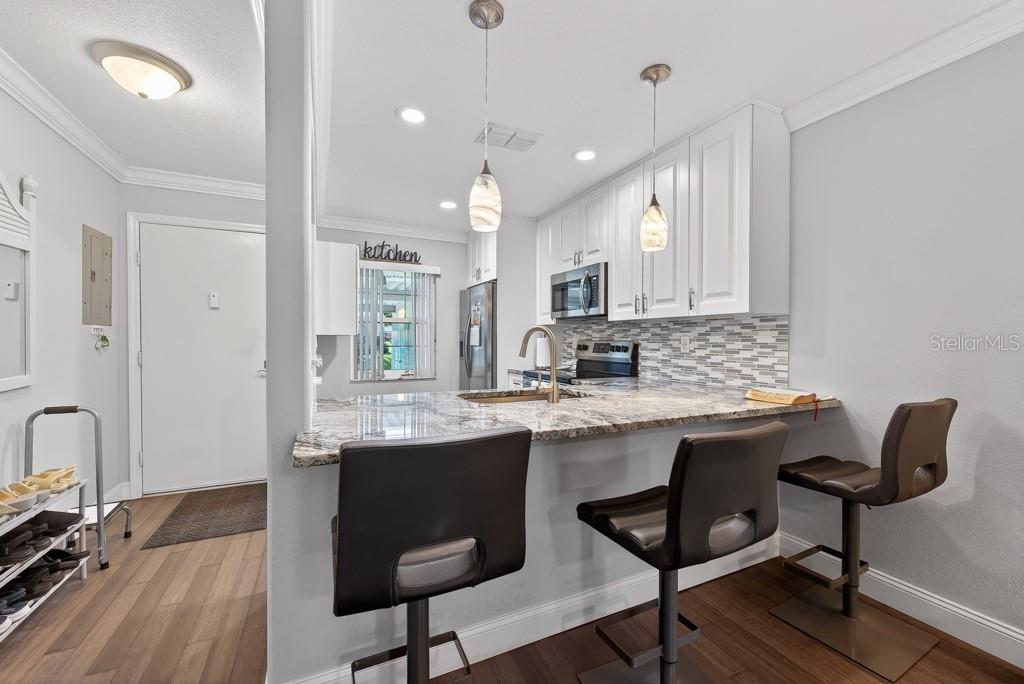 Image 4 of 44 For 2465 Northside Drive 305