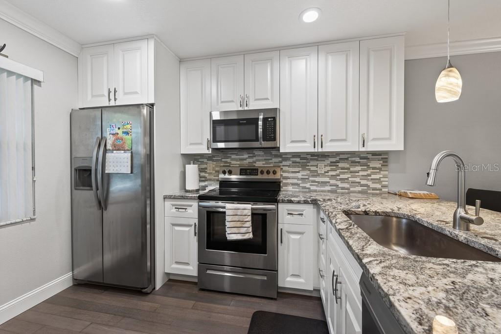 Image 6 of 44 For 2465 Northside Drive 305