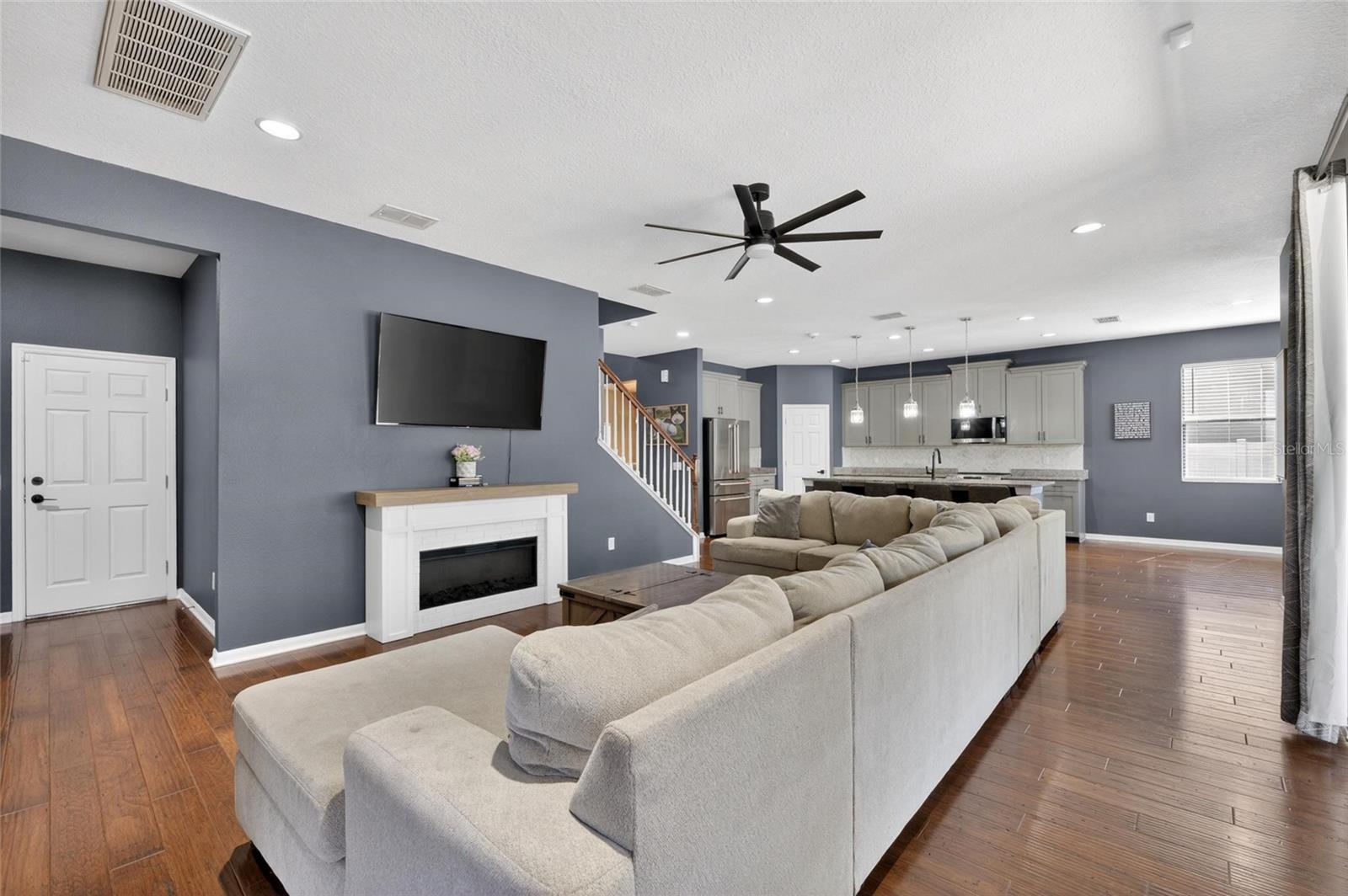 Listing photo id 9 for 11807 Harpswell Drive