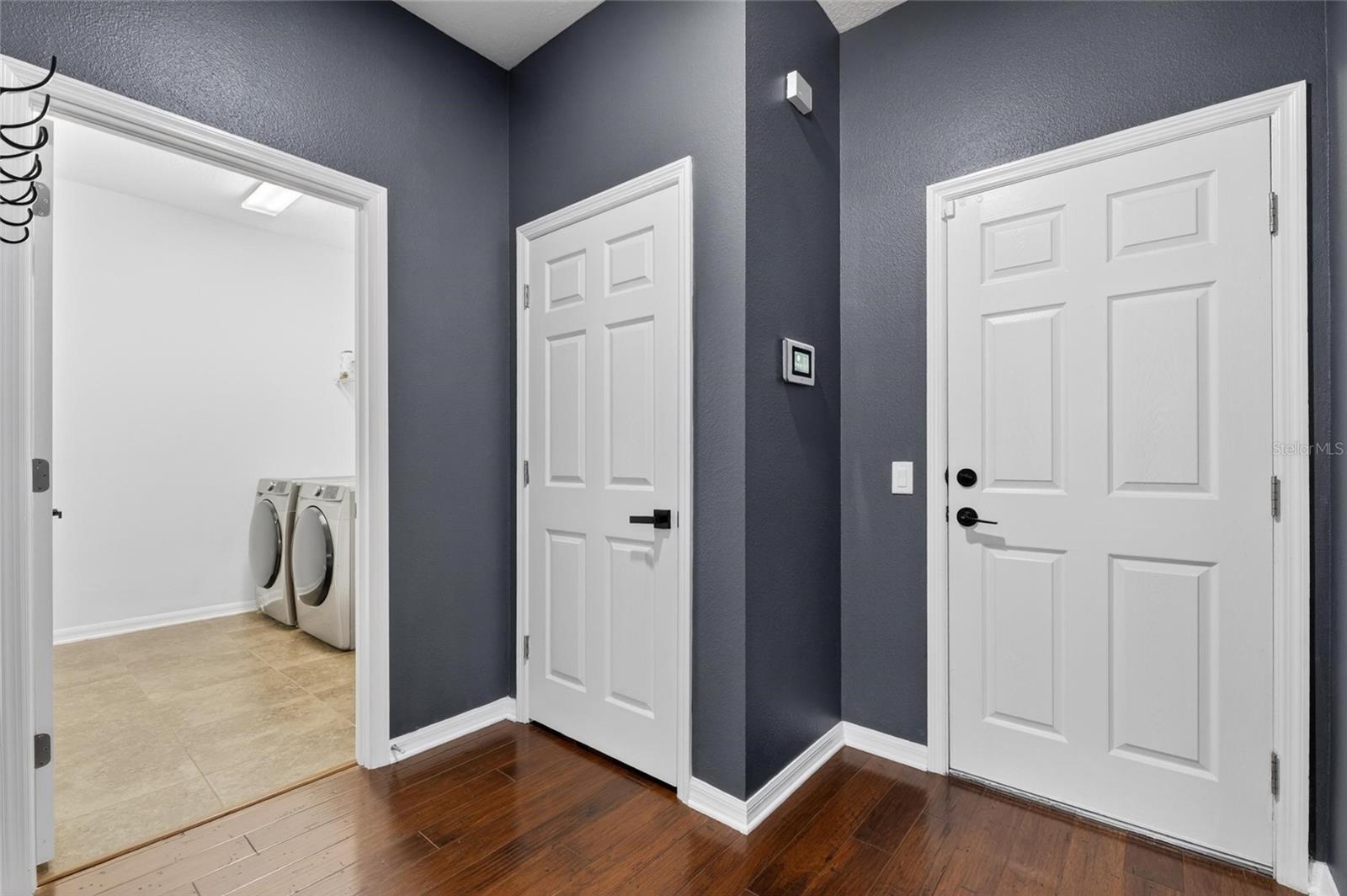 Listing photo id 10 for 11807 Harpswell Drive