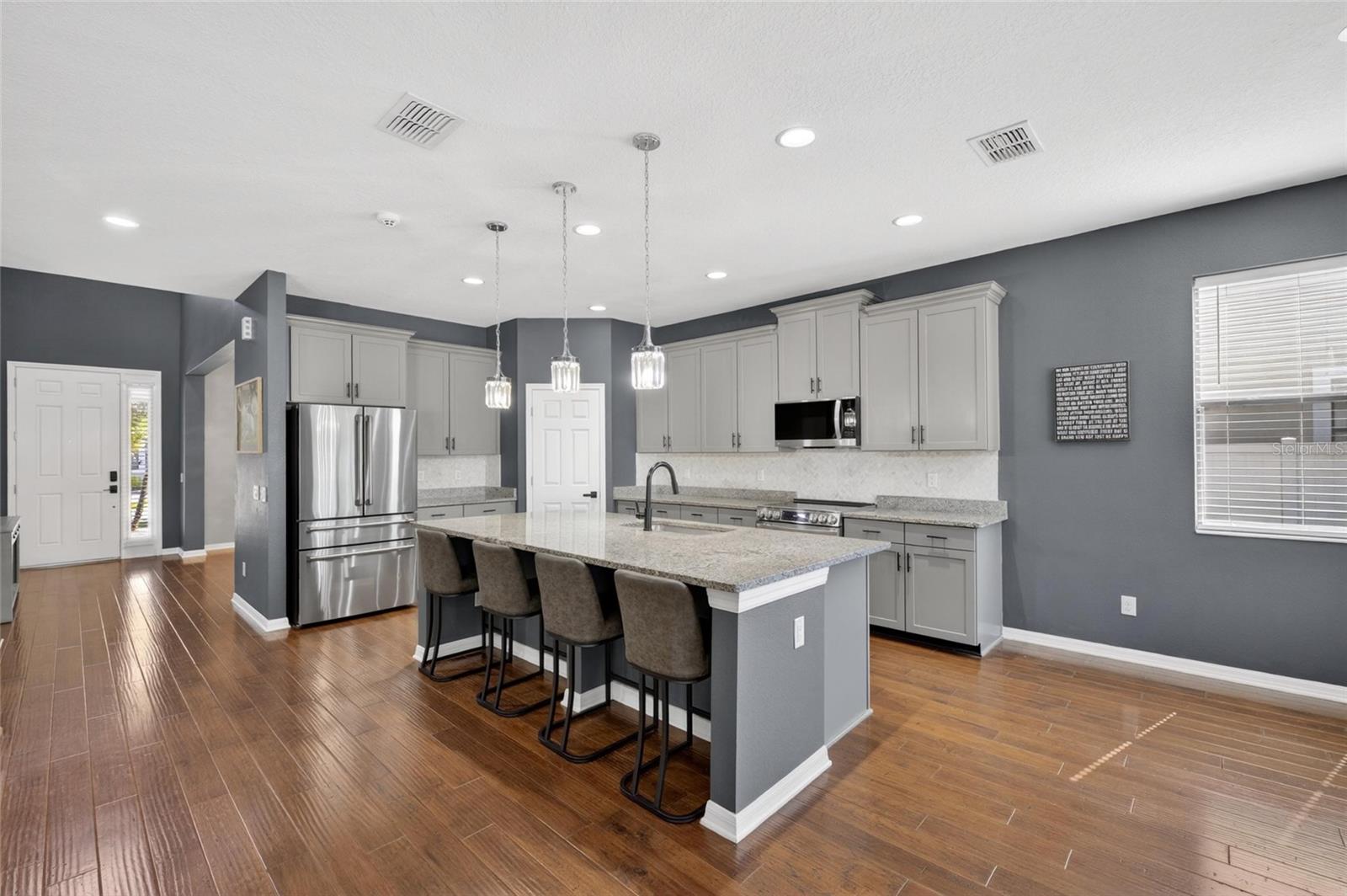 Listing photo id 12 for 11807 Harpswell Drive