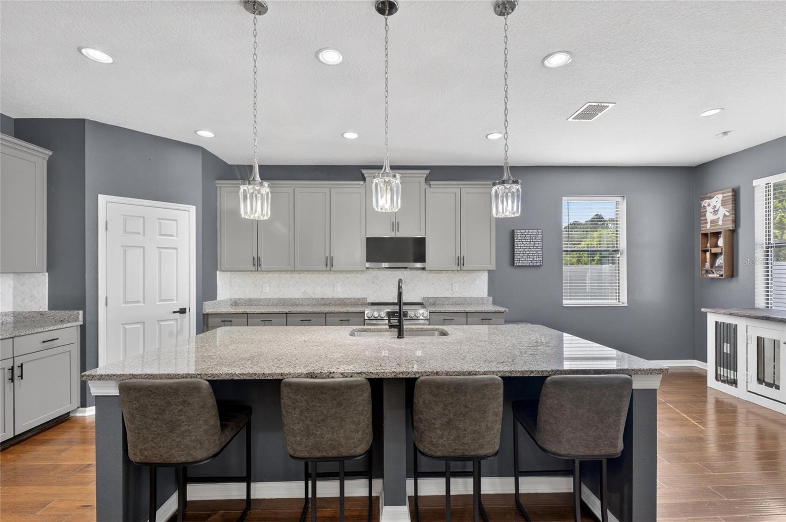 Listing photo id 13 for 11807 Harpswell Drive