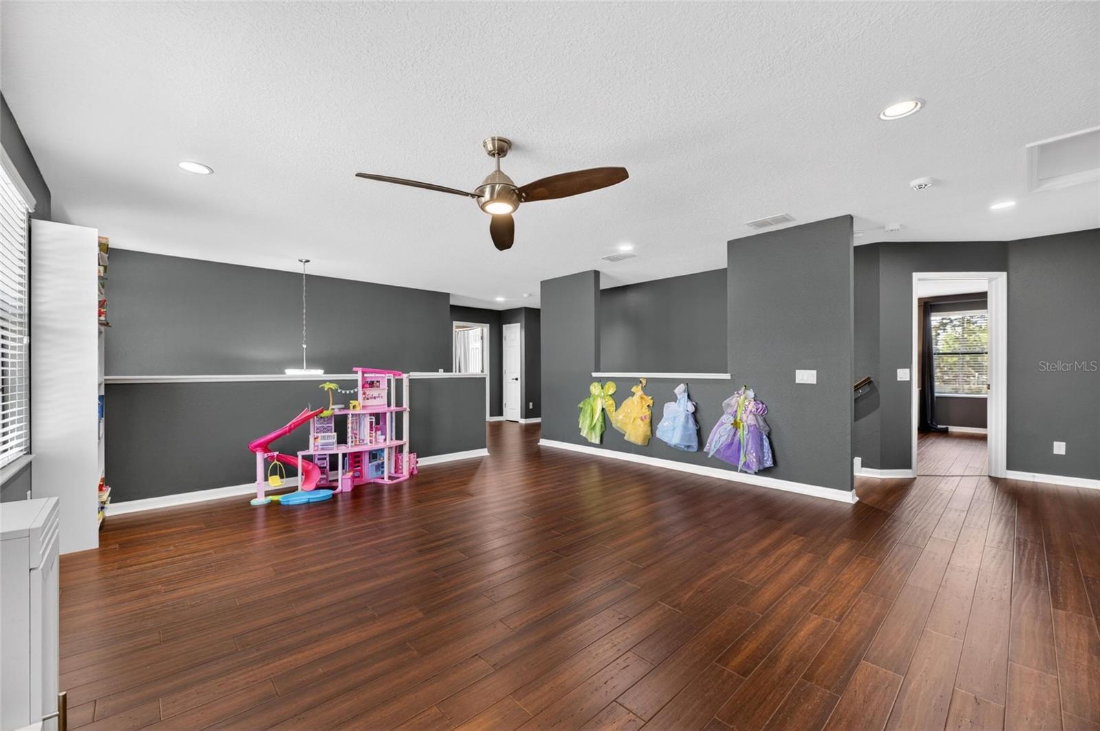 Listing photo id 21 for 11807 Harpswell Drive