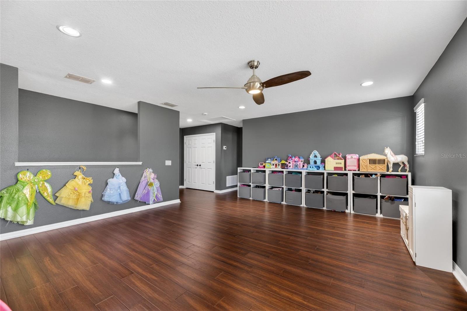 Listing photo id 22 for 11807 Harpswell Drive