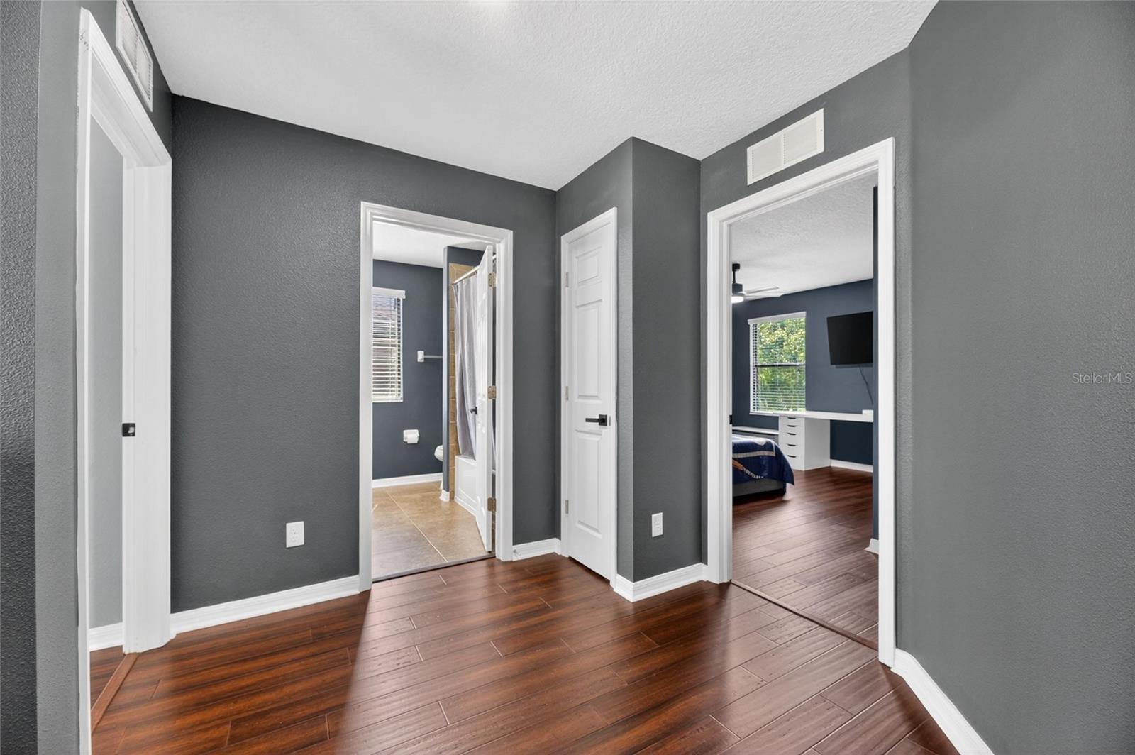 Listing photo id 30 for 11807 Harpswell Drive