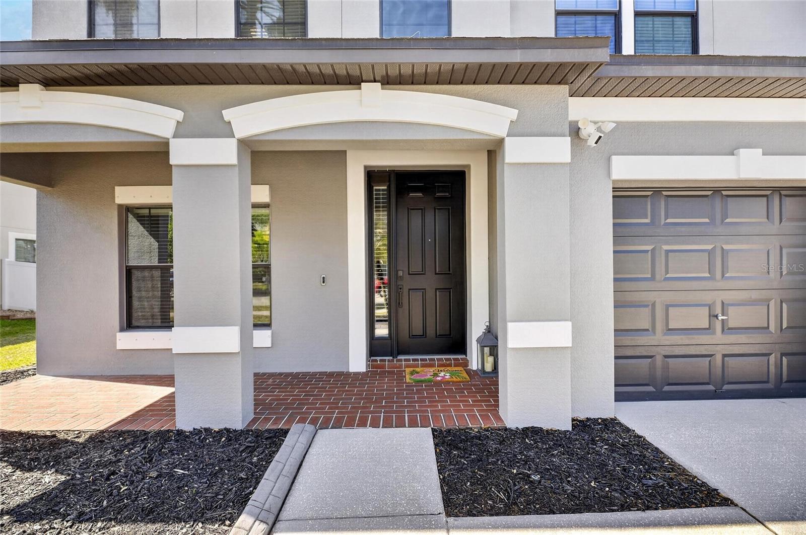 Listing photo id 2 for 11807 Harpswell Drive