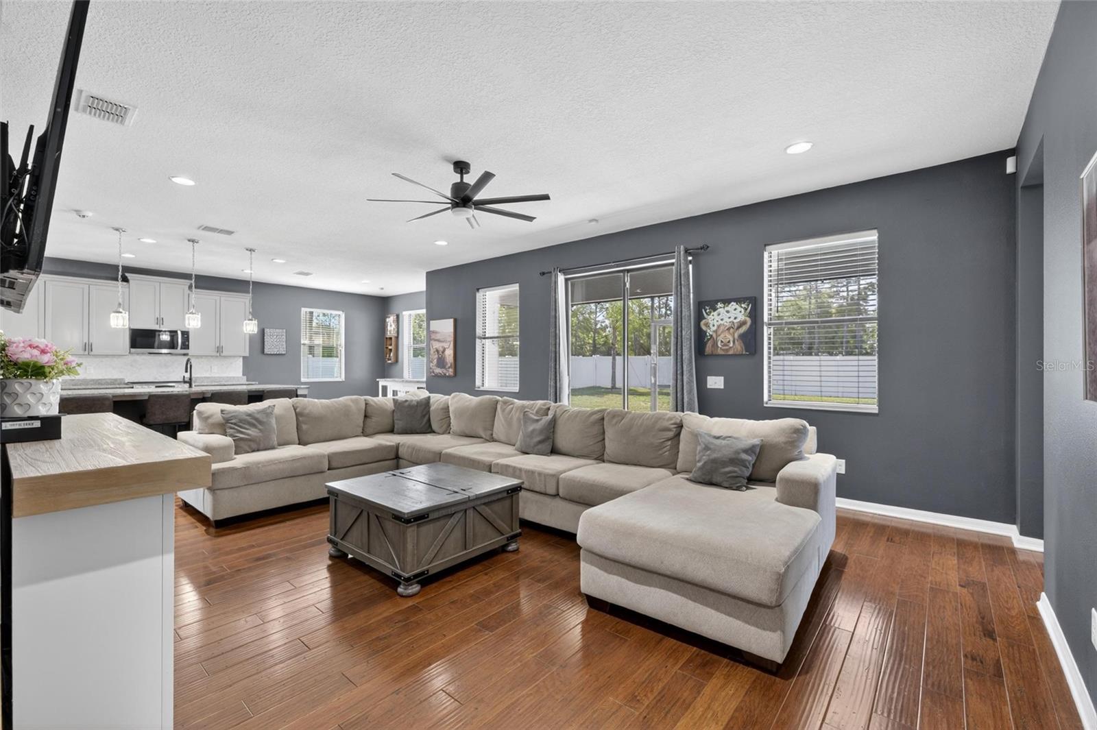 Listing photo id 7 for 11807 Harpswell Drive