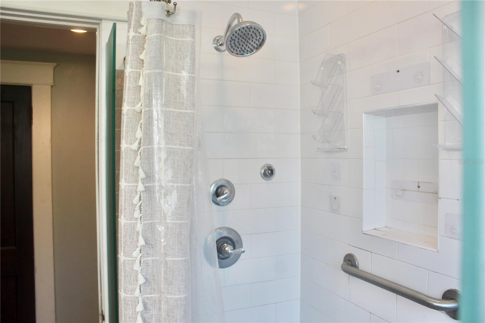 Image 12 of 22 For 701 Swann Avenue 1