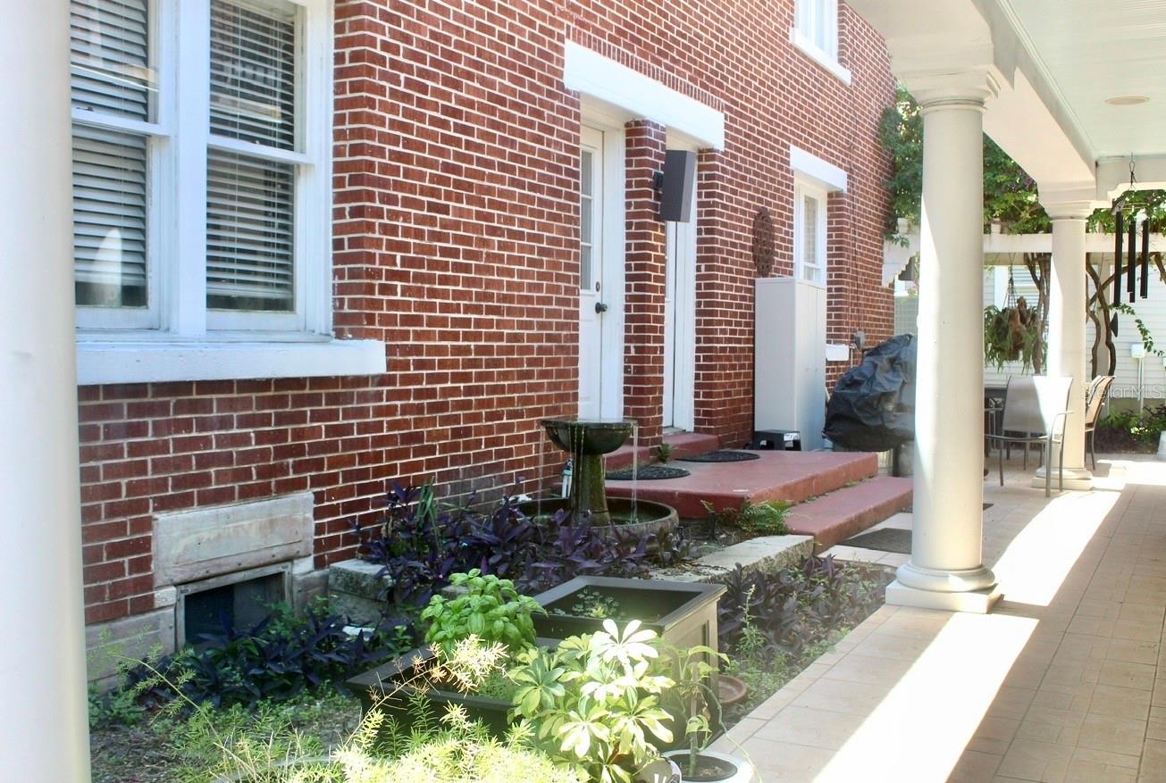 Image 17 of 22 For 701 Swann Avenue 1