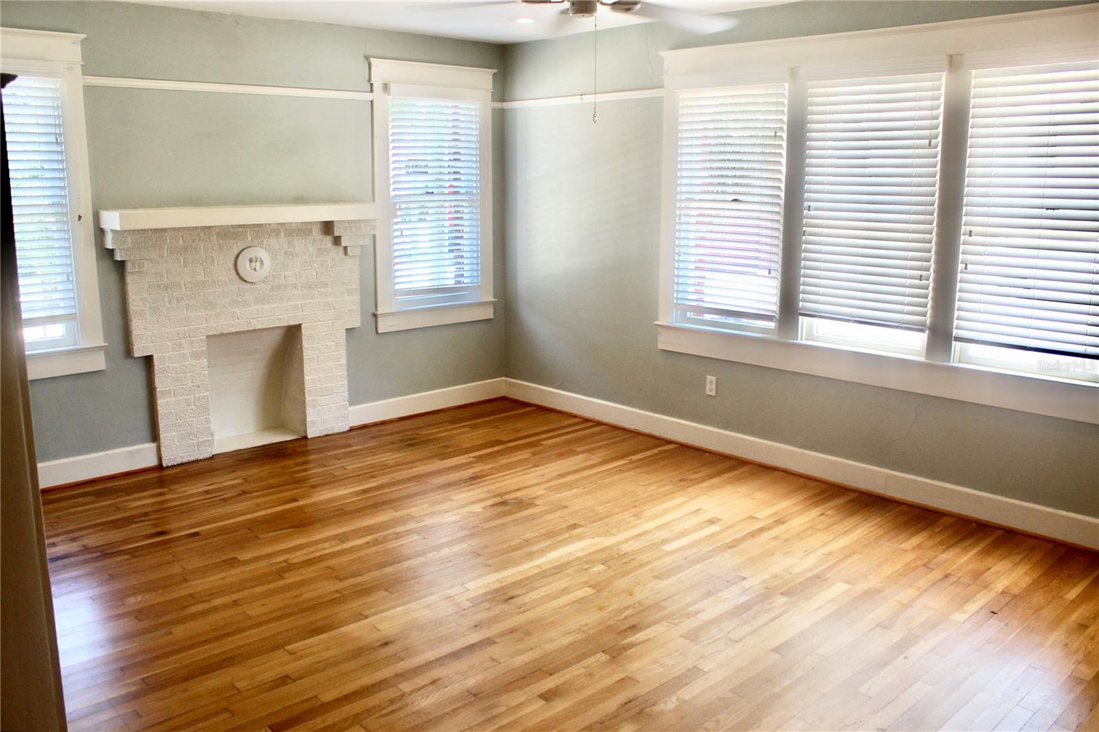 Image 3 of 22 For 701 Swann Avenue 1