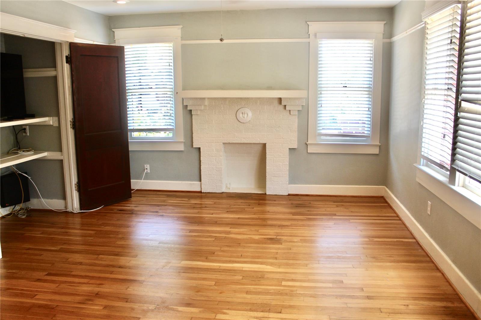 Image 4 of 22 For 701 Swann Avenue 1