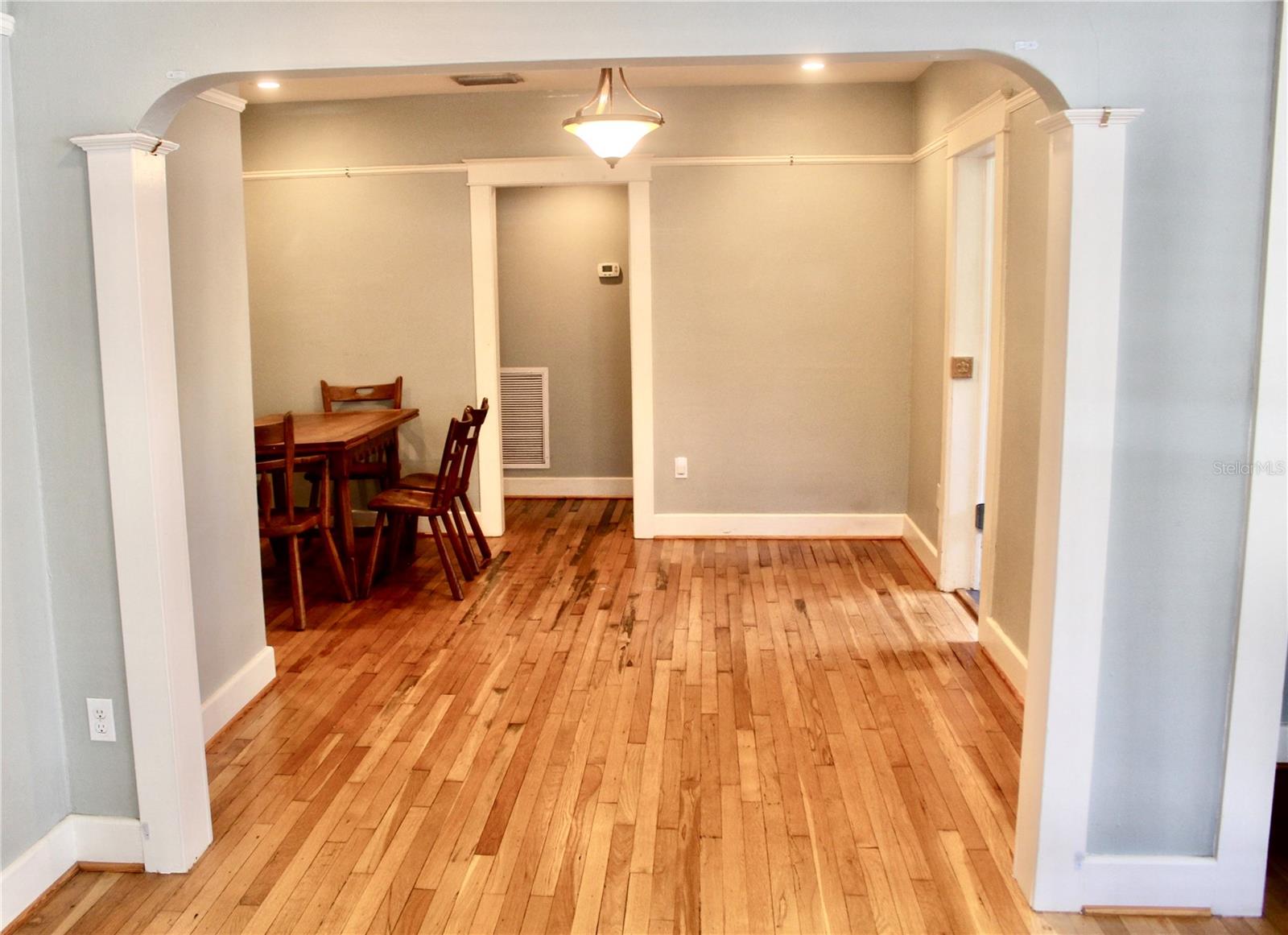 Image 5 of 22 For 701 Swann Avenue 1