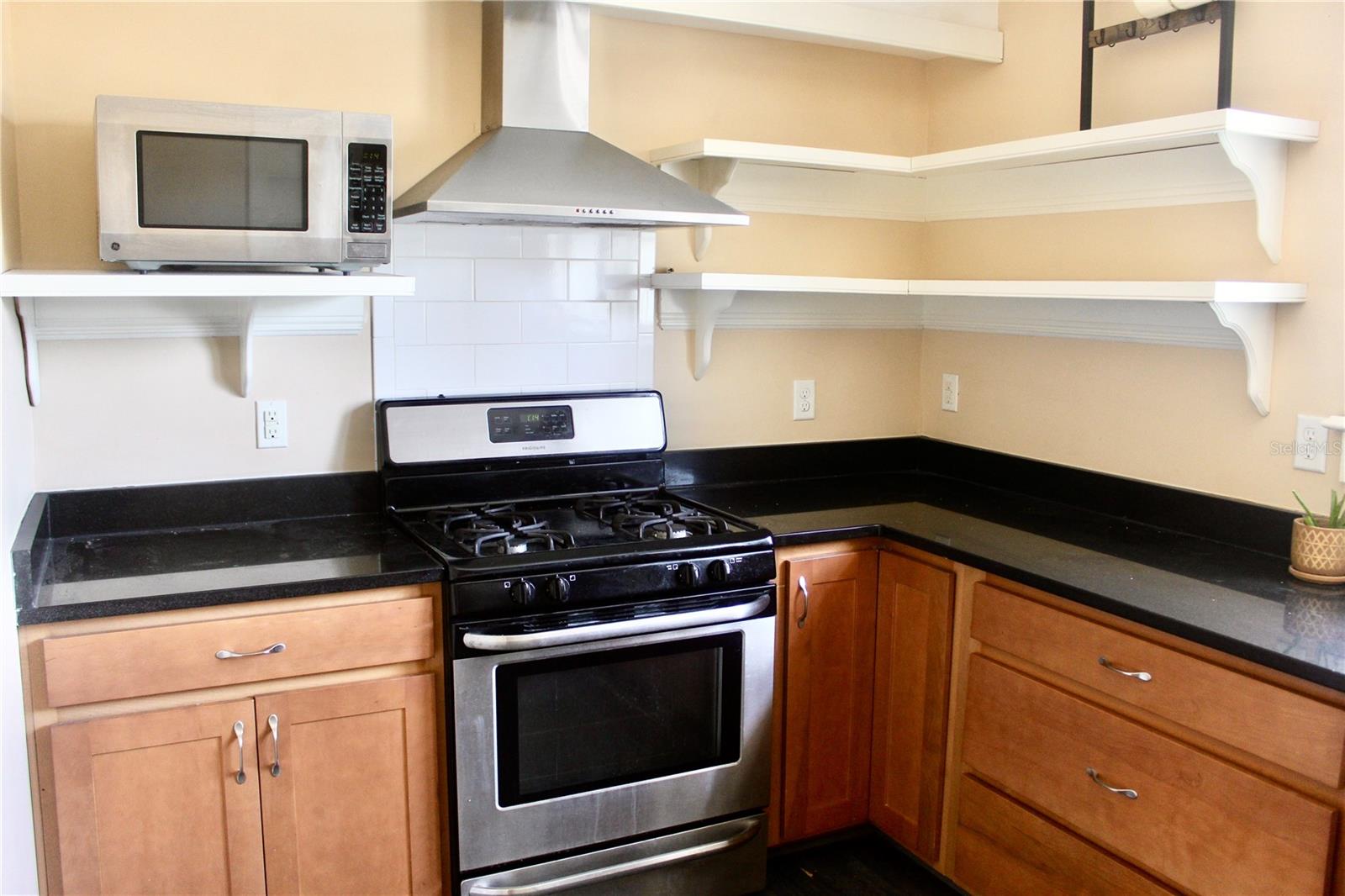 Image 7 of 22 For 701 Swann Avenue 1