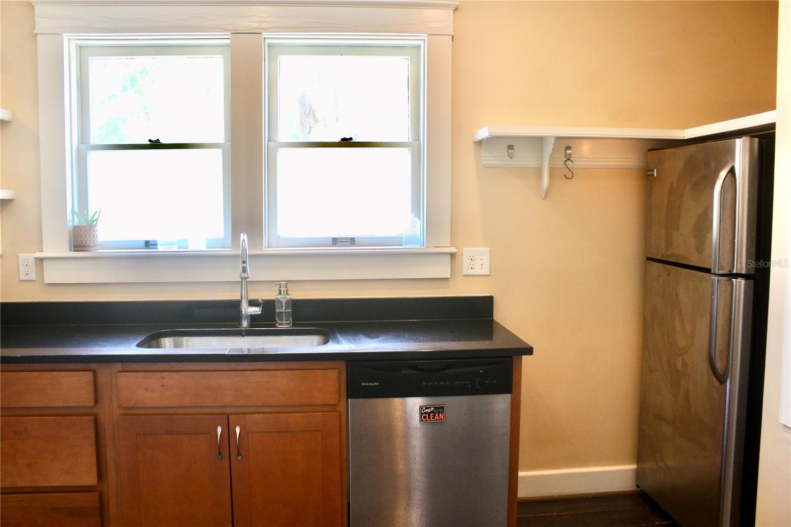 Image 8 of 22 For 701 Swann Avenue 1