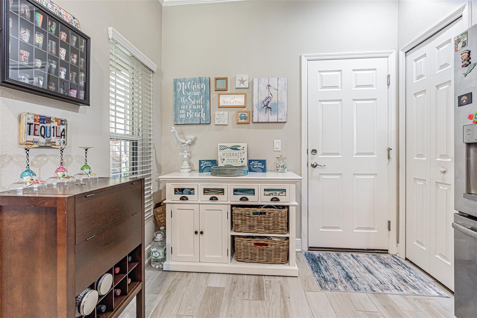 Listing photo id 3 for 11523 Crowned Sparrow Lane 3-7