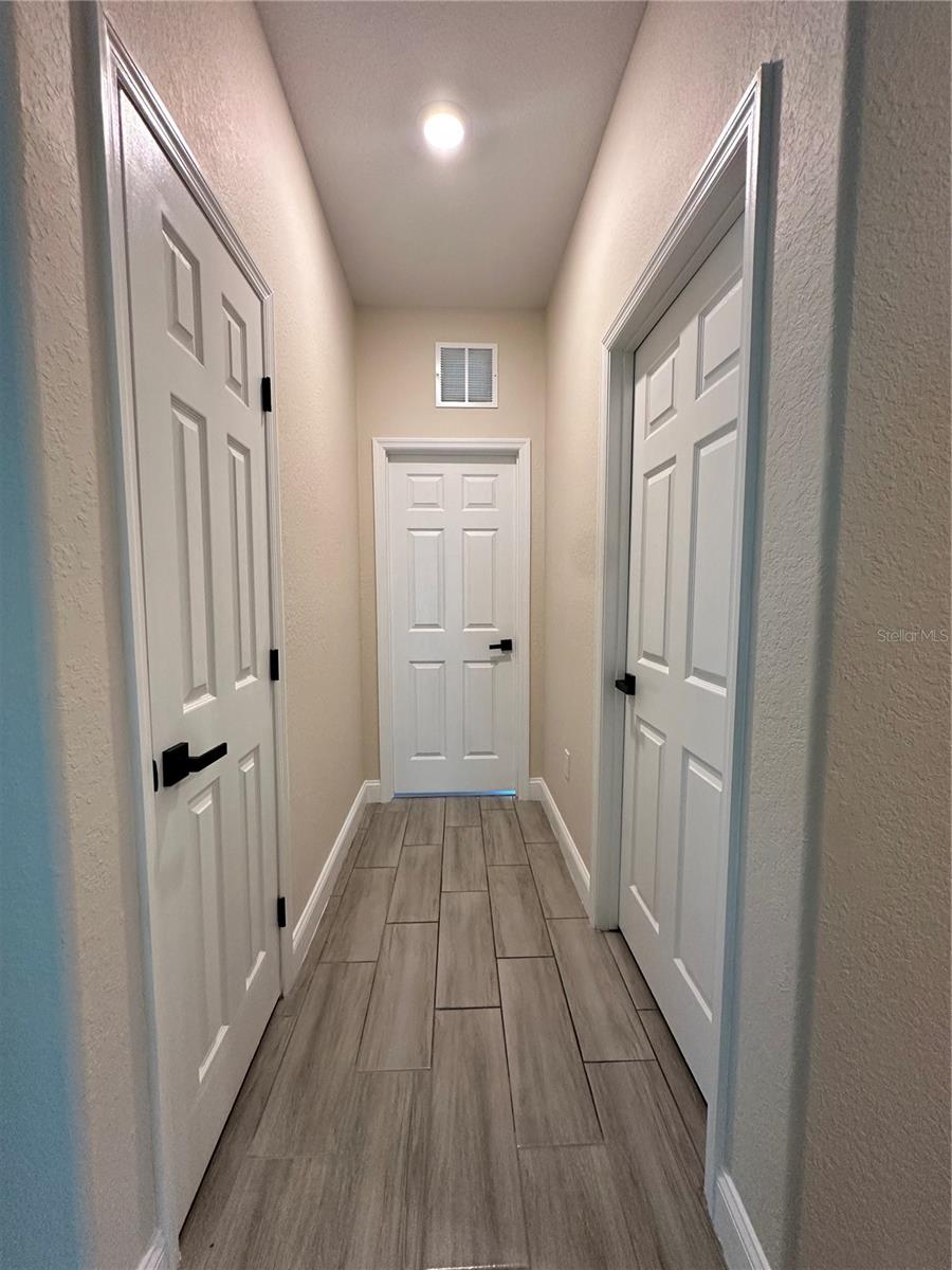 Image 13 of 32 For 1404 Lowry Avenue E