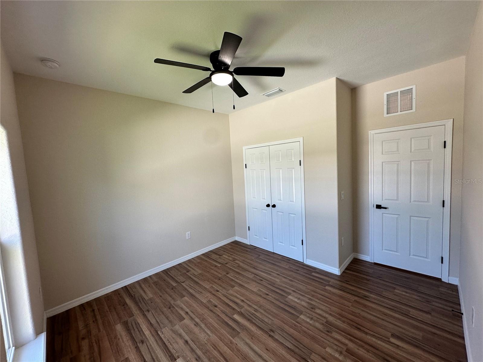 Image 15 of 32 For 1404 Lowry Avenue E