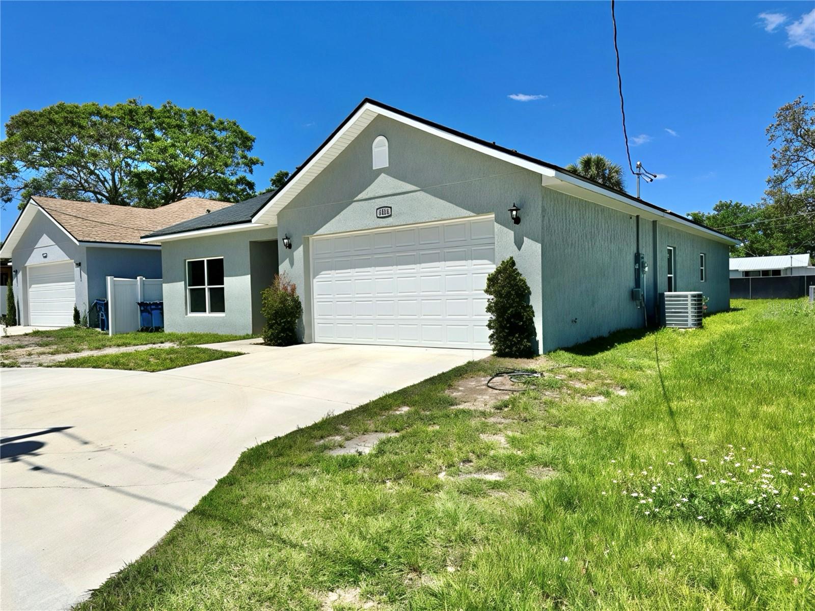 Image 2 of 32 For 1404 Lowry Avenue E