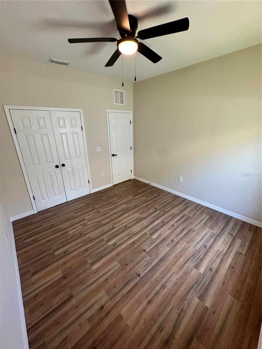 Image 20 of 32 For 1404 Lowry Avenue E