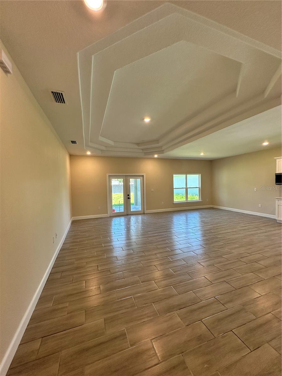 Image 22 of 32 For 1404 Lowry Avenue E