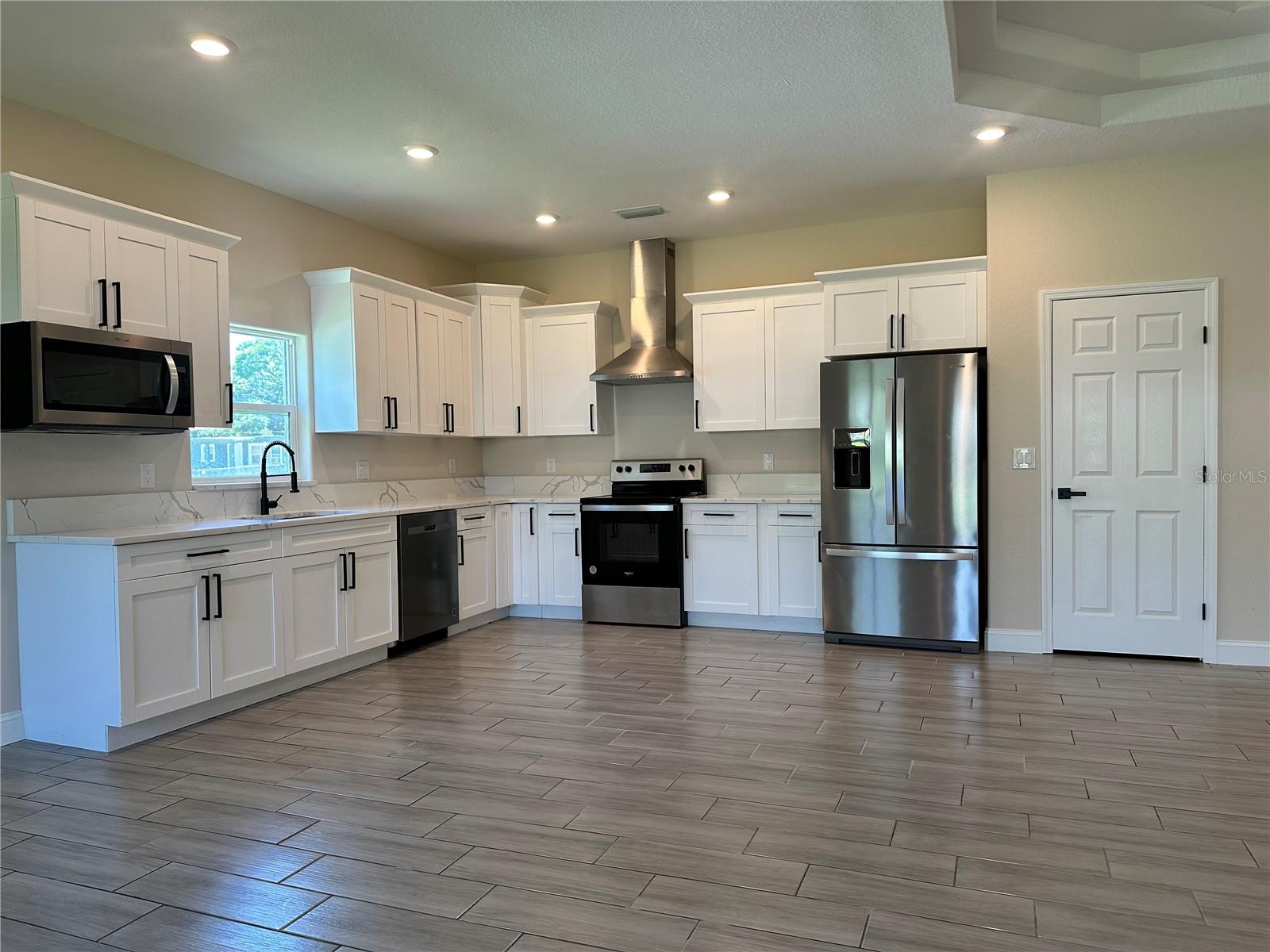 Image 24 of 32 For 1404 Lowry Avenue E