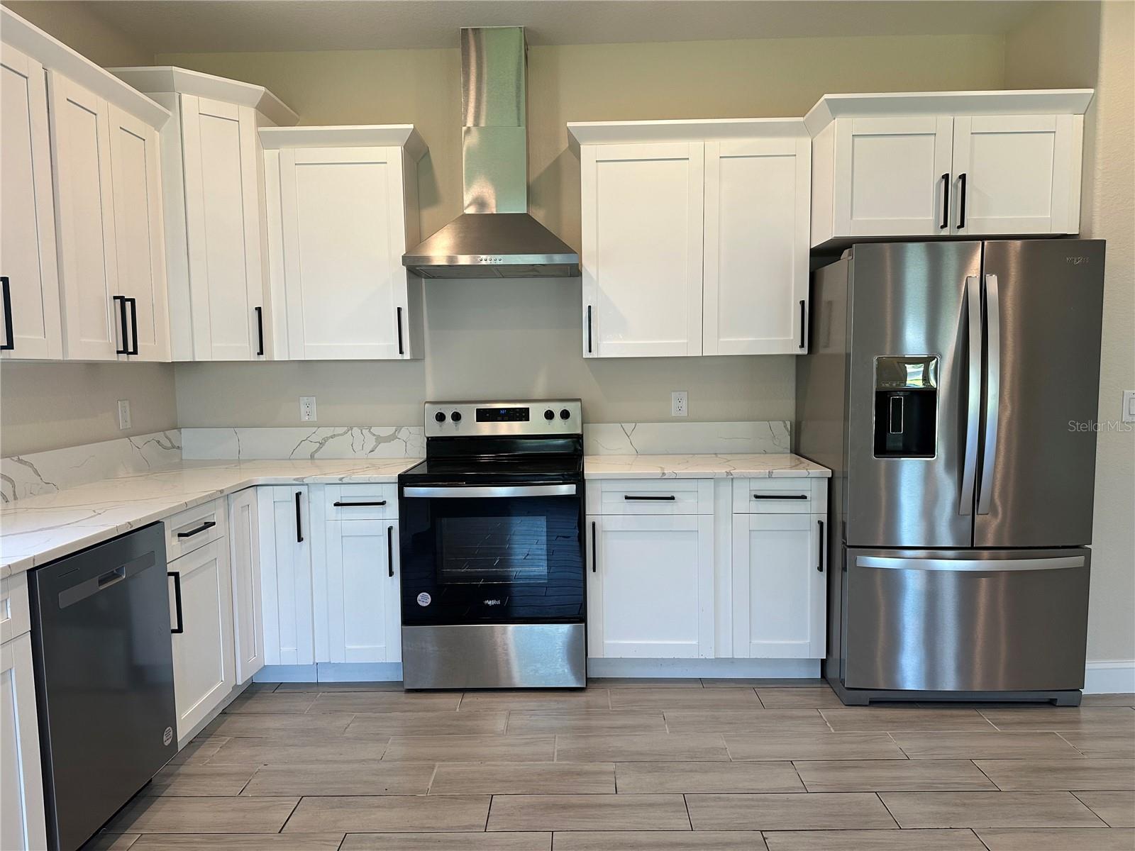 Image 27 of 32 For 1404 Lowry Avenue E