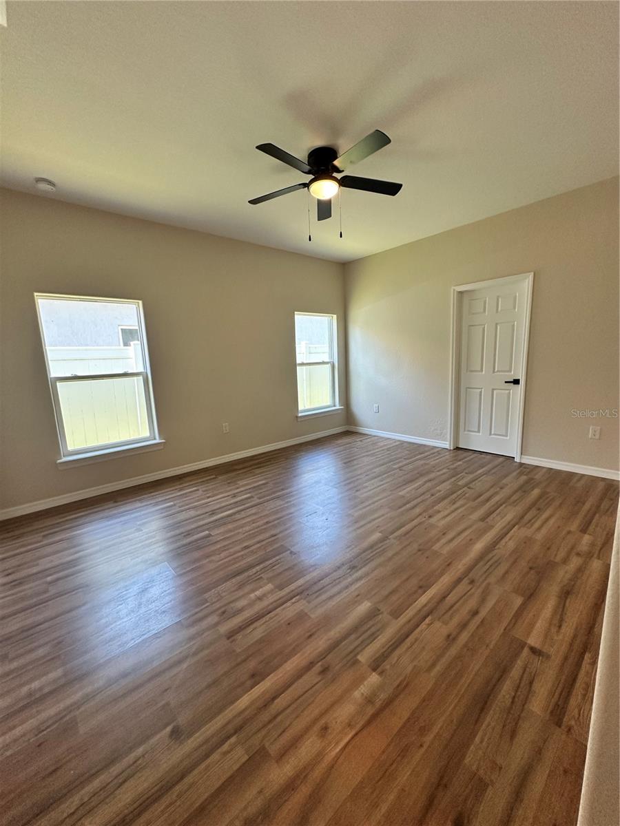 Image 7 of 32 For 1404 Lowry Avenue E