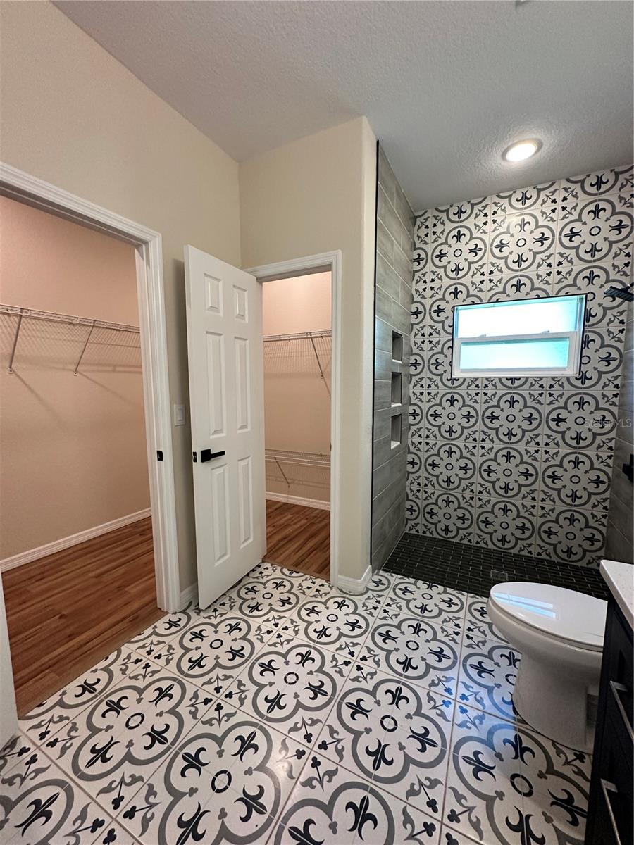 Image 9 of 32 For 1404 Lowry Avenue E