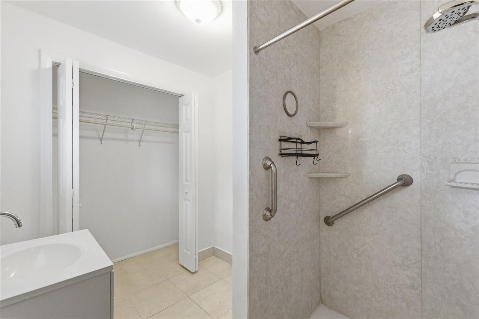 Image 26 of 35 For 3230 51st Street N