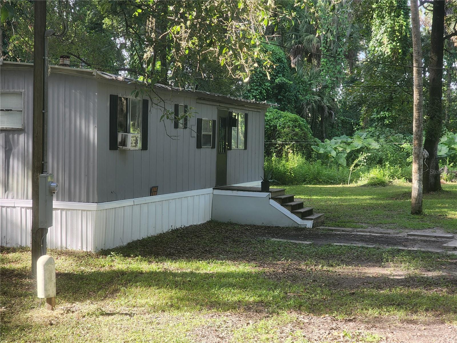 Listing photo id 2 for 2855 Tom Brewer Lane