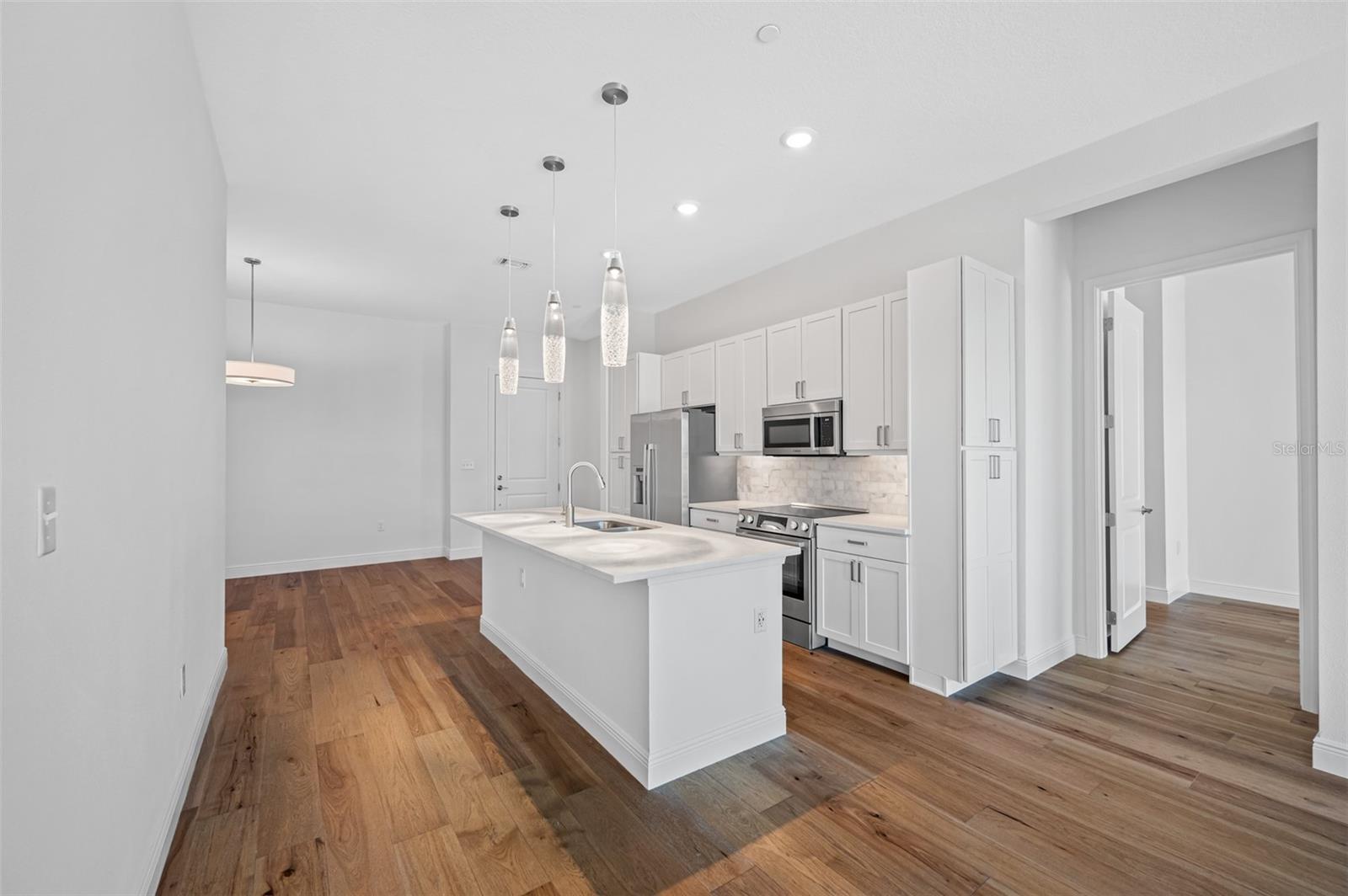 Image 23 of 43 For 644 3rd Avenue S 508