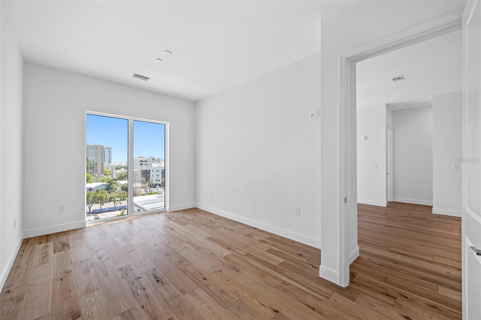 Image 28 of 43 For 644 3rd Avenue S 508