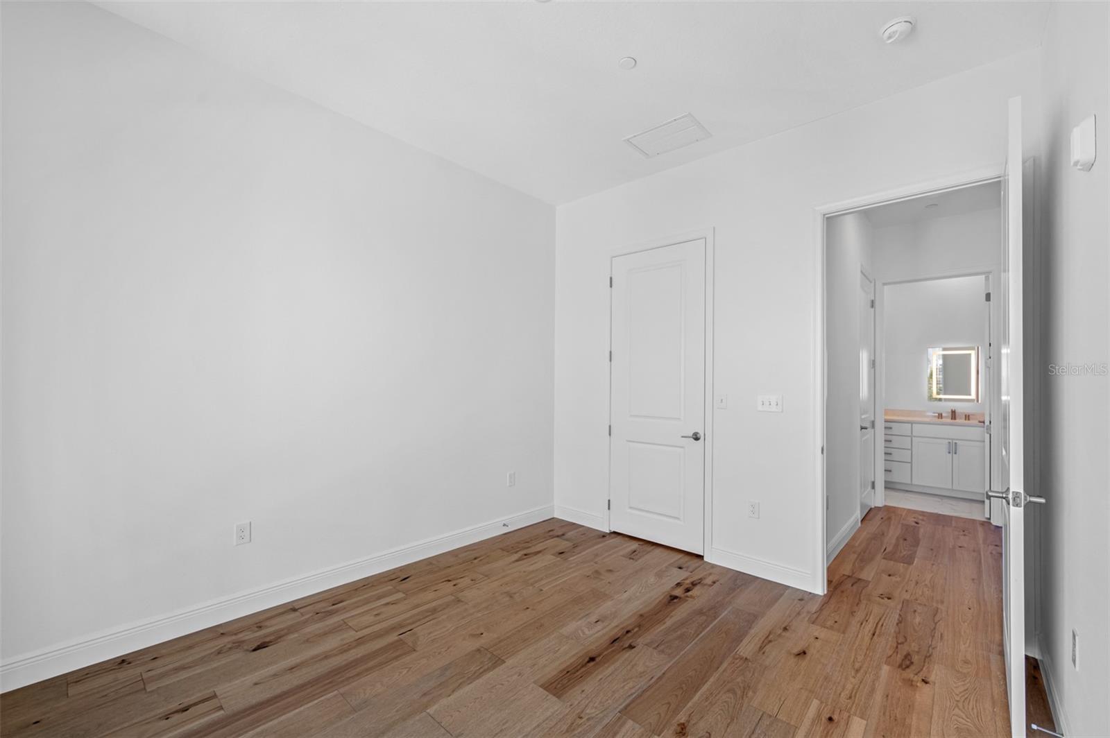 Image 36 of 43 For 644 3rd Avenue S 508