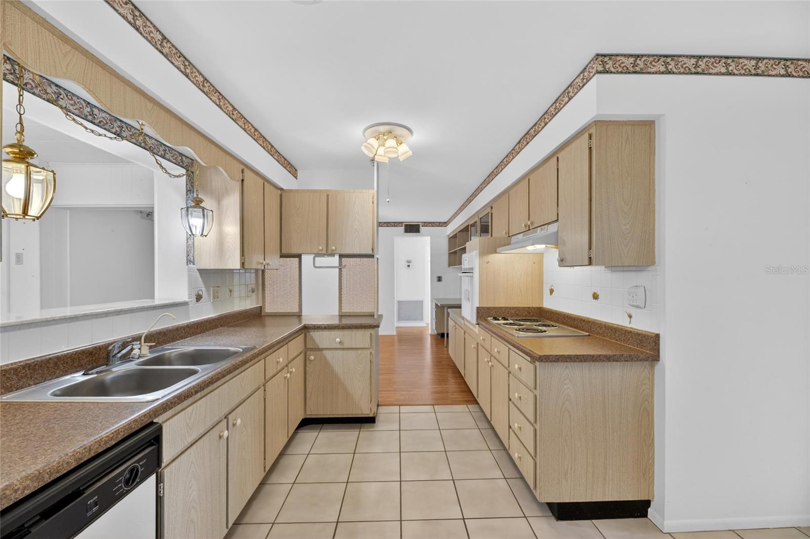 Image 16 of 65 For 1210 Valley Forge Blvd  9