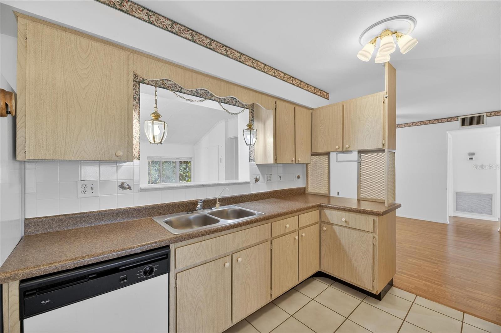 Image 17 of 65 For 1210 Valley Forge Blvd  9