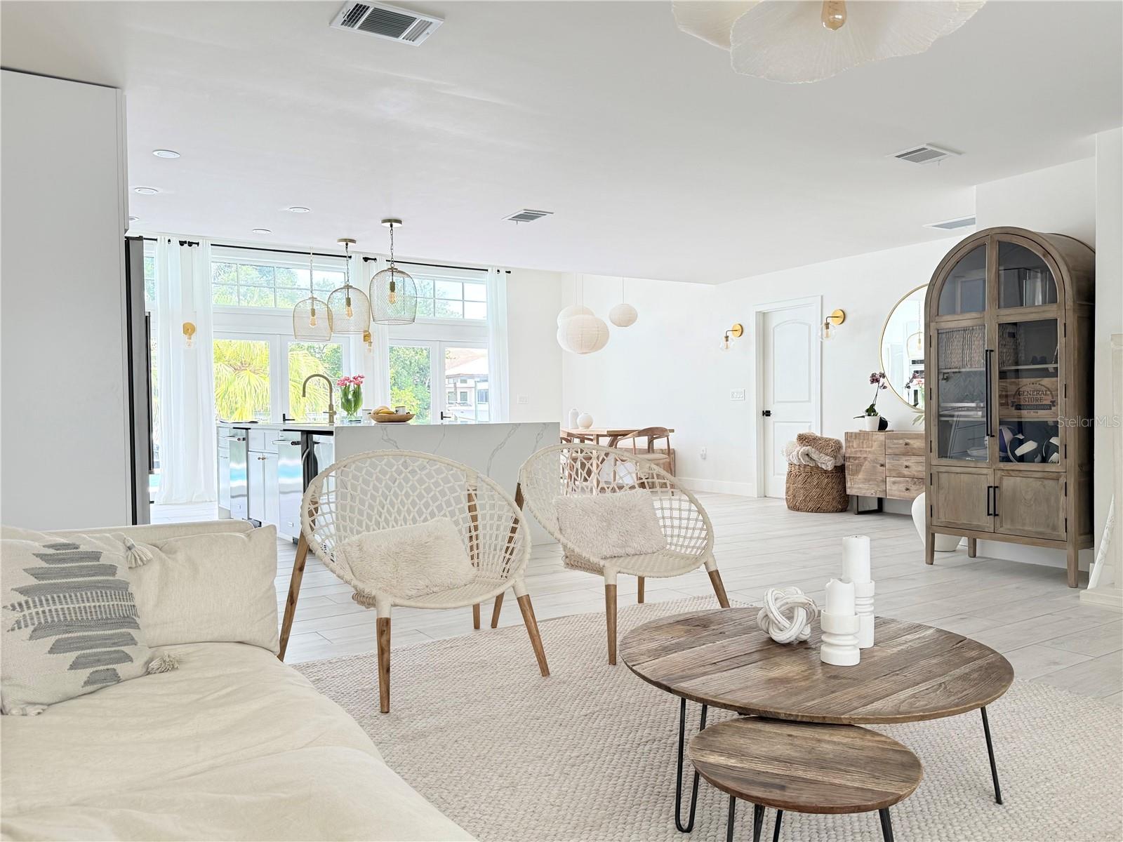 Image 22 of 43 For 797 45th Avenue Ne