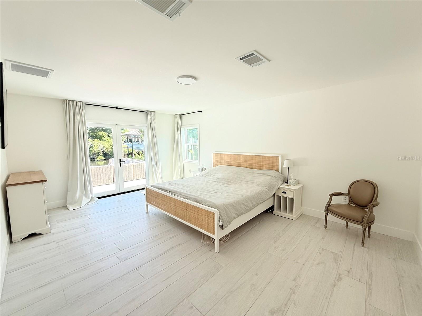 Image 26 of 43 For 797 45th Avenue Ne