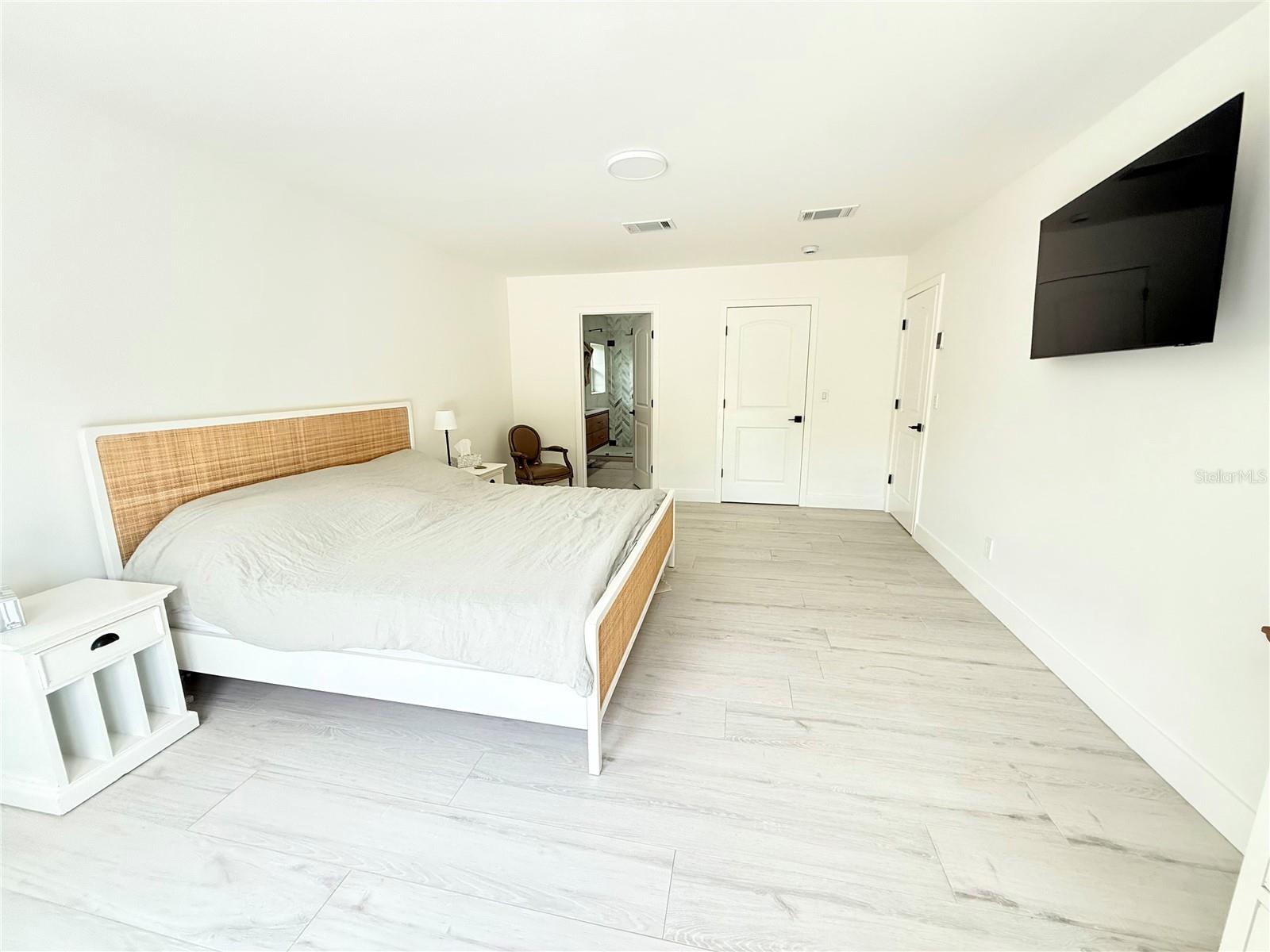 Image 28 of 43 For 797 45th Avenue Ne