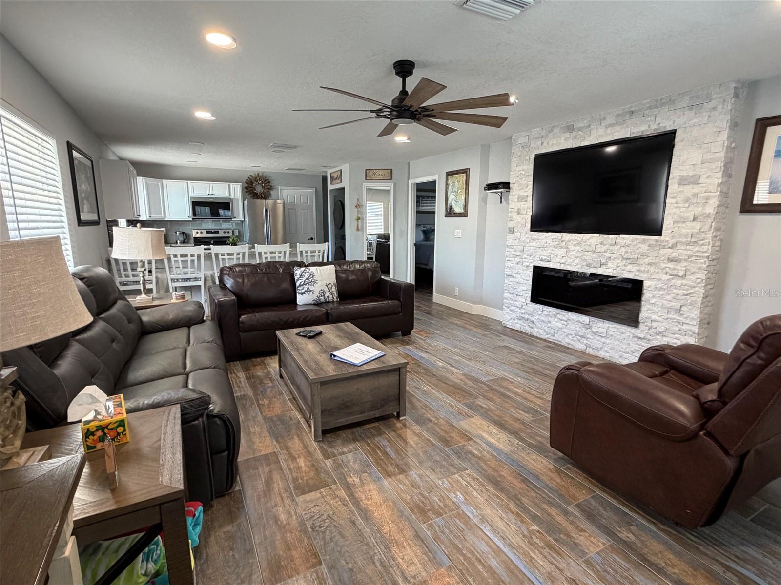 Image 5 of 20 For 5053 Beach Road 9e-w