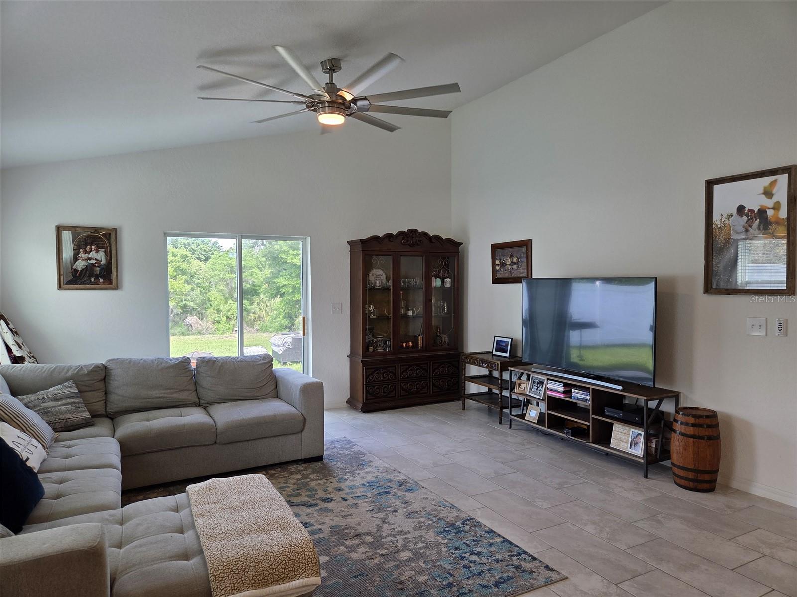 Image 6 of 18 For 4570 Penkert Place