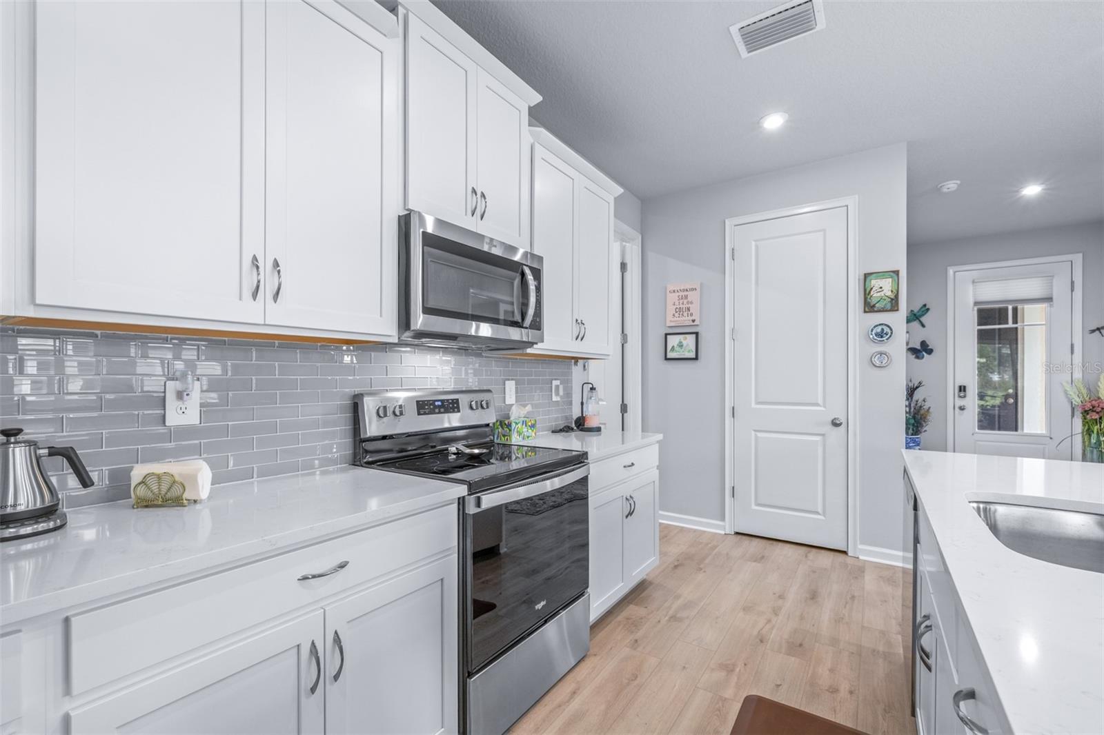 Image 13 of 52 For 6131 Timberdale Avenue