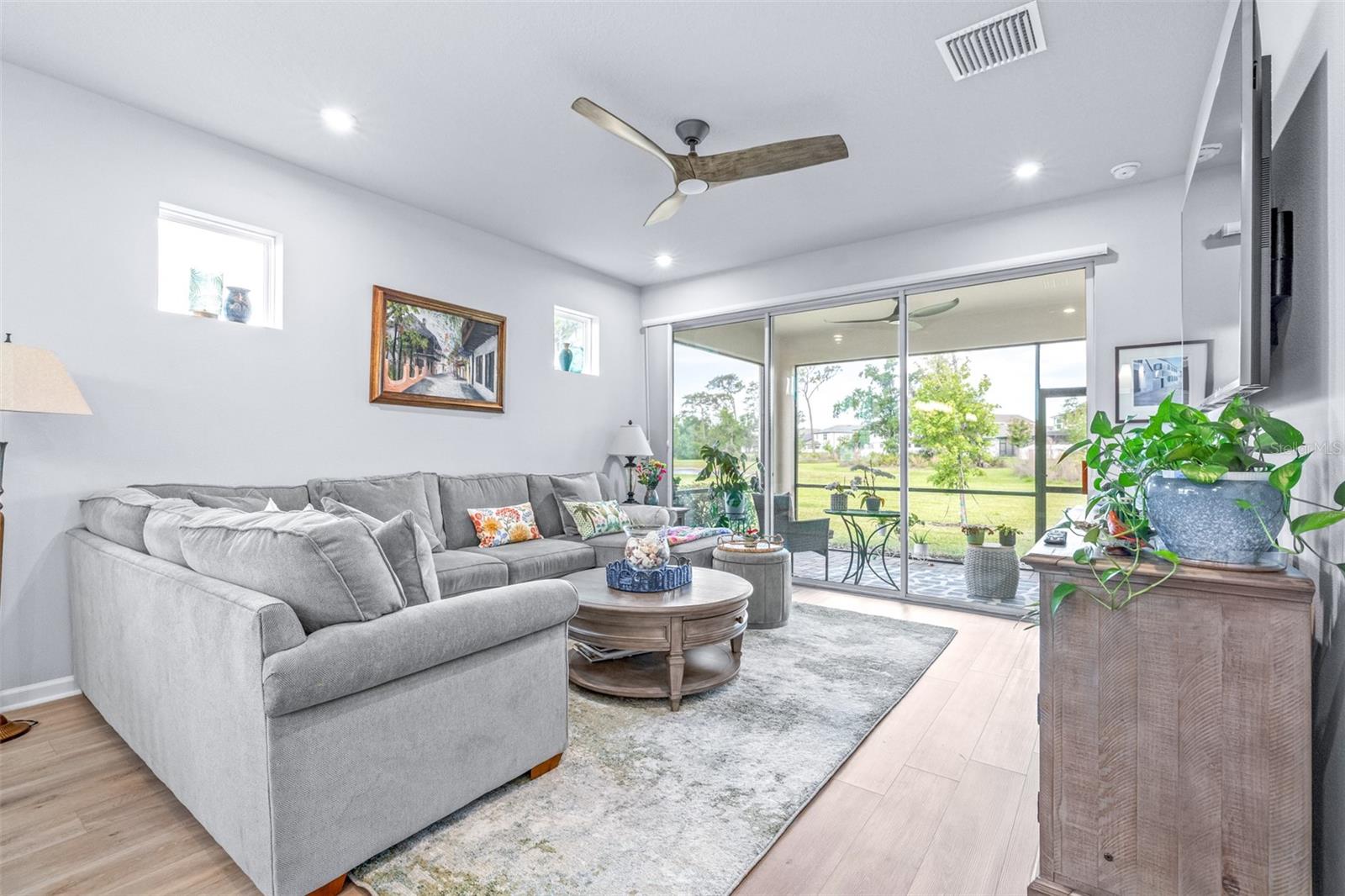 Image 15 of 52 For 6131 Timberdale Avenue