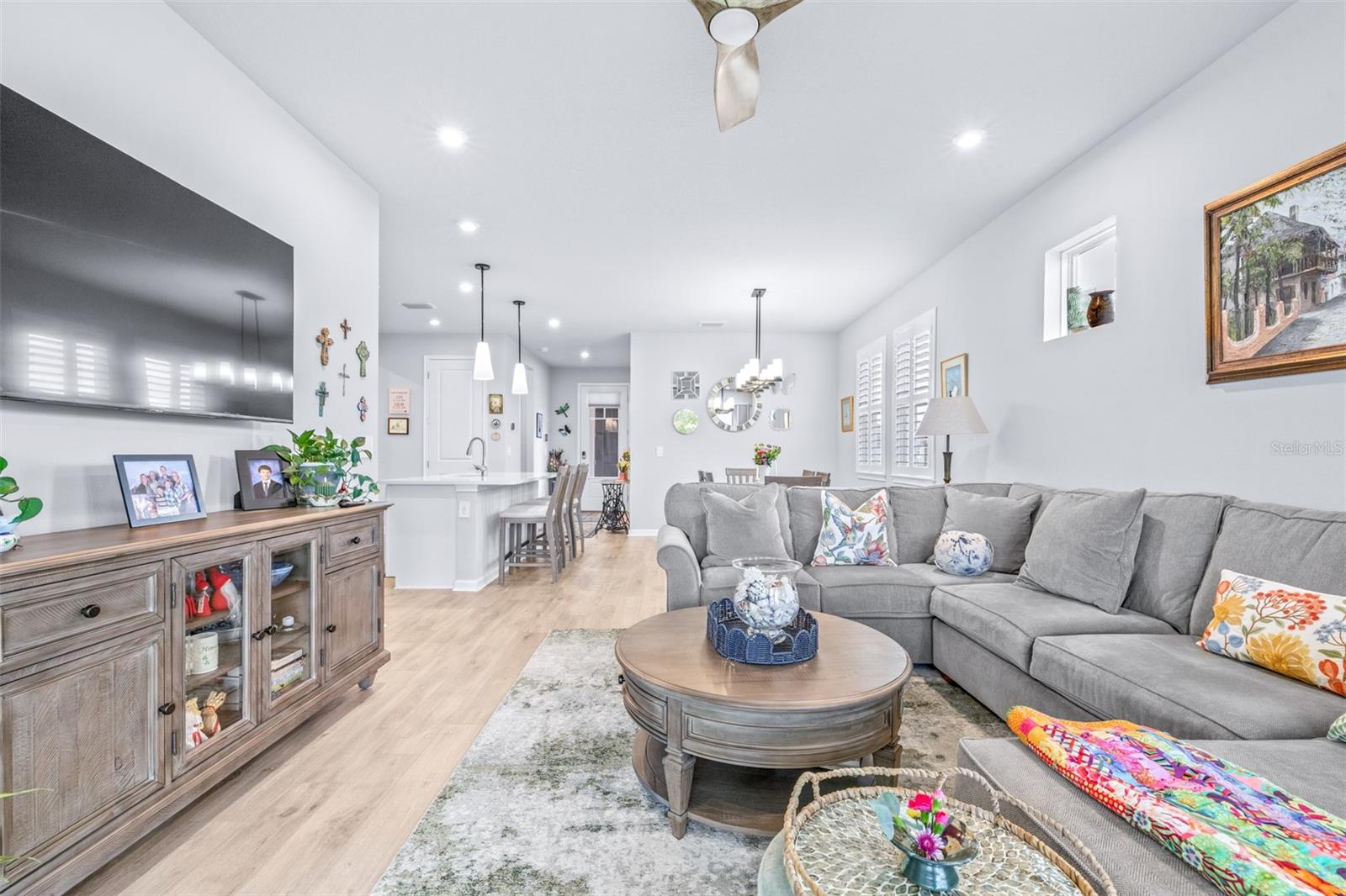 Image 17 of 52 For 6131 Timberdale Avenue