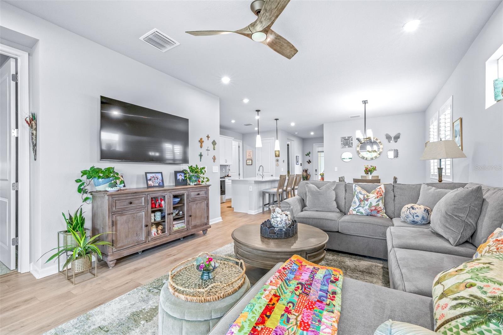 Image 18 of 52 For 6131 Timberdale Avenue