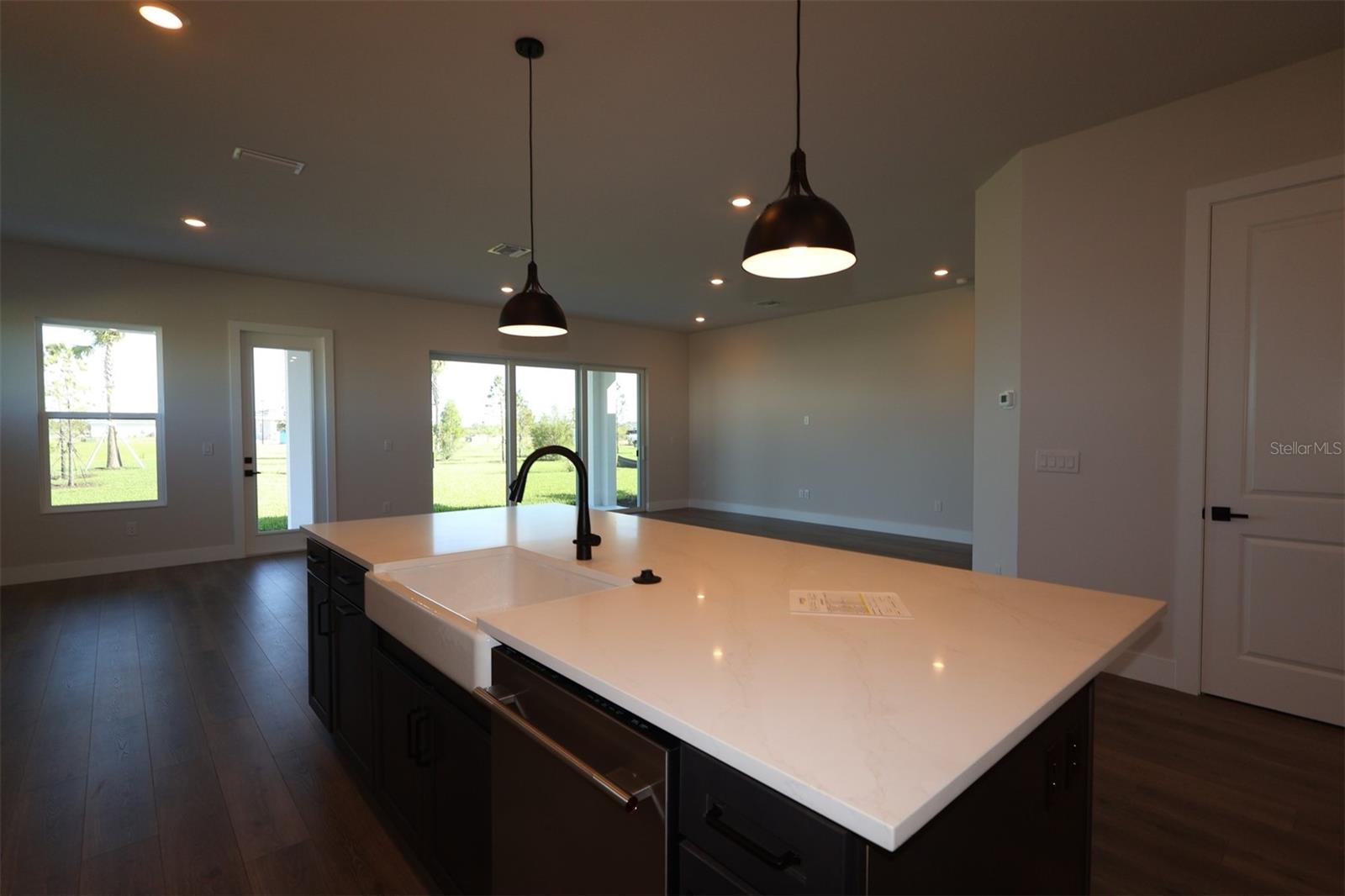 Image 3 of 12 For 17526 Foxtail Loop