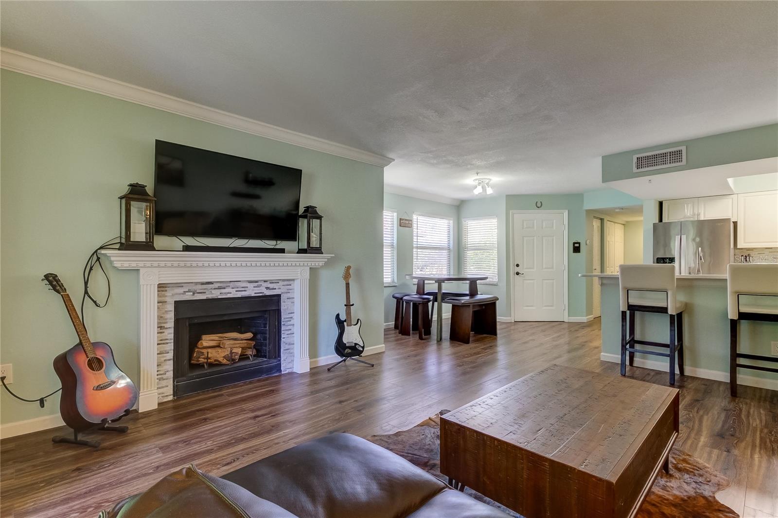 Image 11 of 45 For 2400 Feather Sound Drive 1228